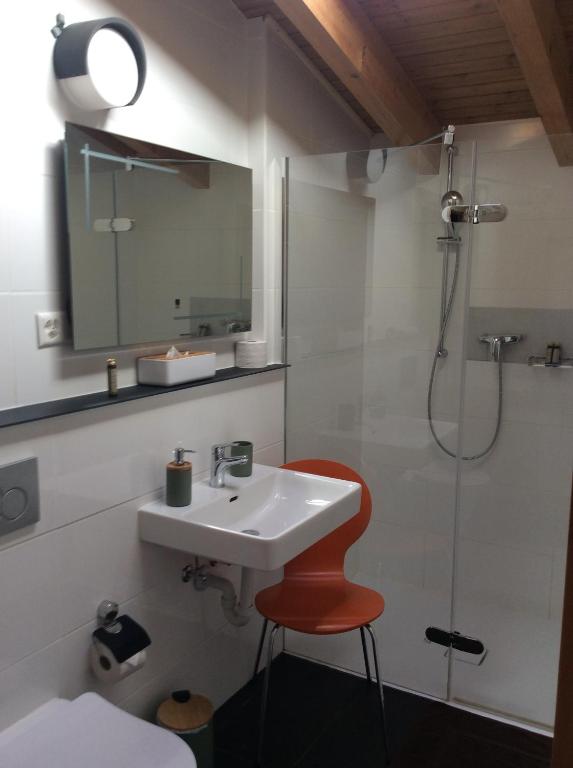 Chez Philippe room 6
